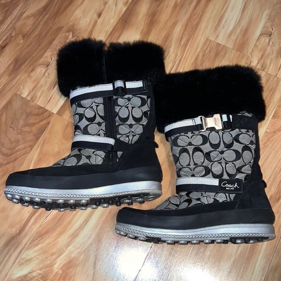 Coach grey + black boots with black fur